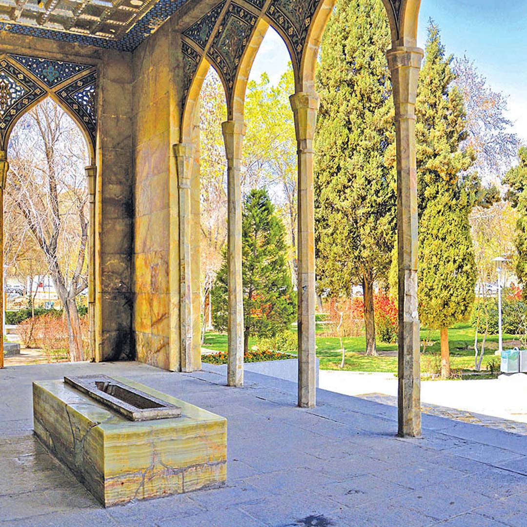 صائب صائب تبریزی پیش عاشق در بلا بودن به از بیم بلاست جنگ ایران